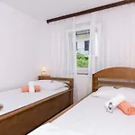 Ana Apartment *
