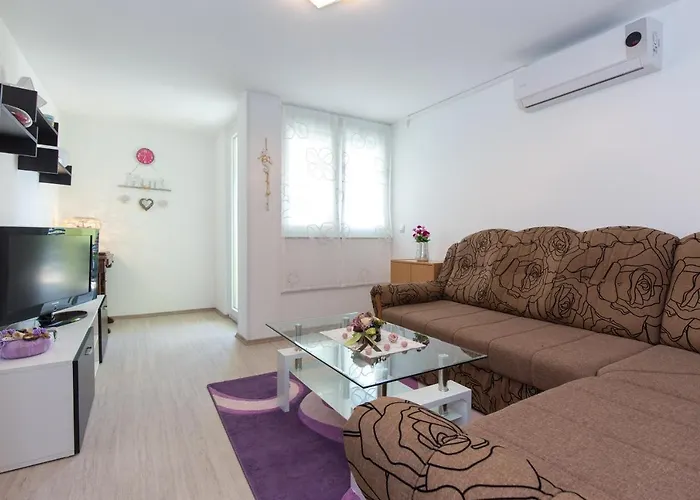 Ana Apartment